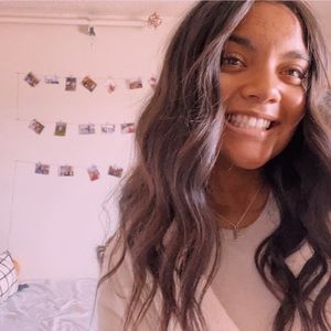 Meet your Posher, Lia